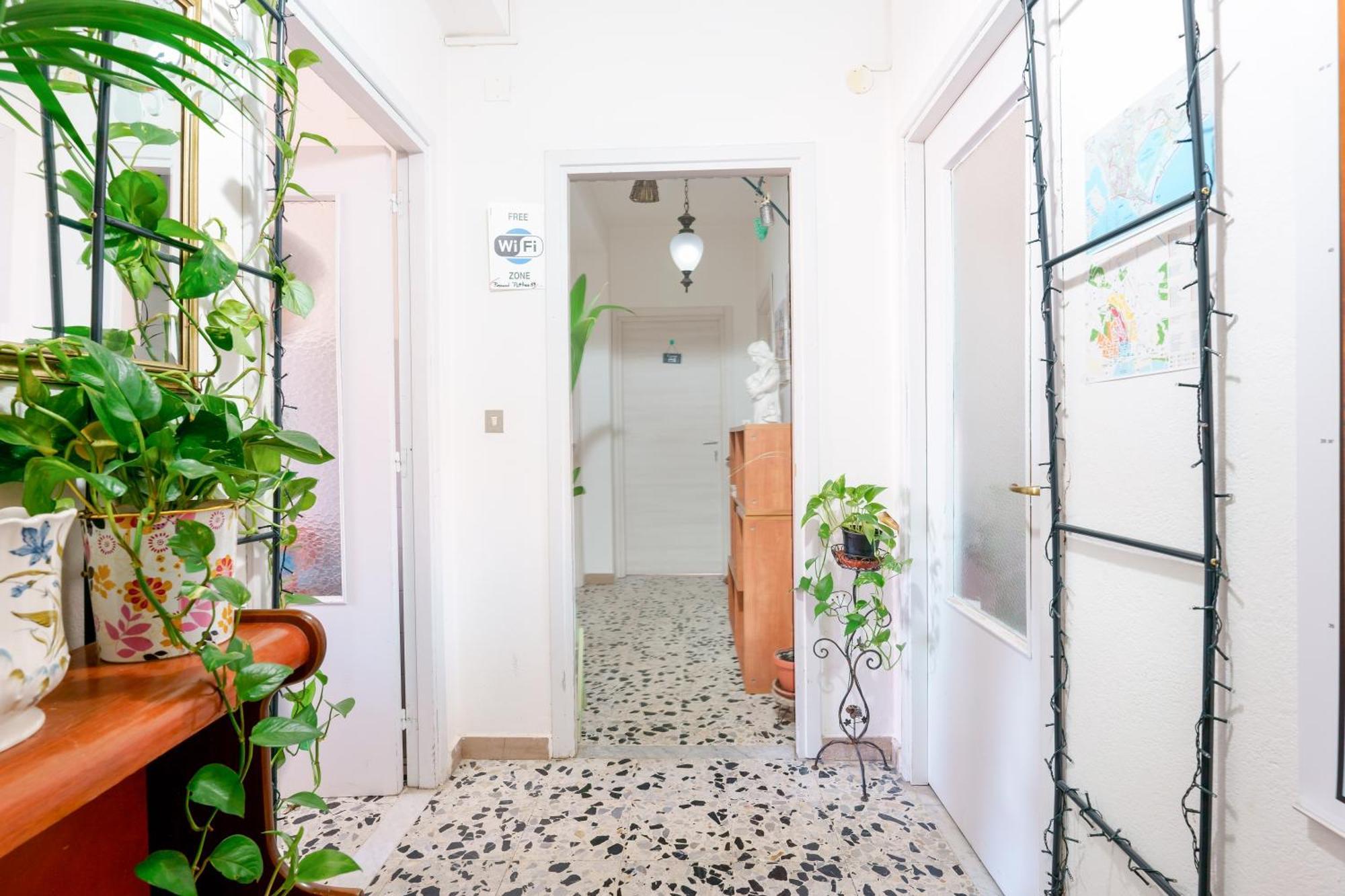 B&B Pothos - Eng Ita - Air Conditioning Wi-Fi Fridge Netflix Local Guide - Aria Condizionata, Frigo, Internet, Guida Locale Cagliari Exterior foto
